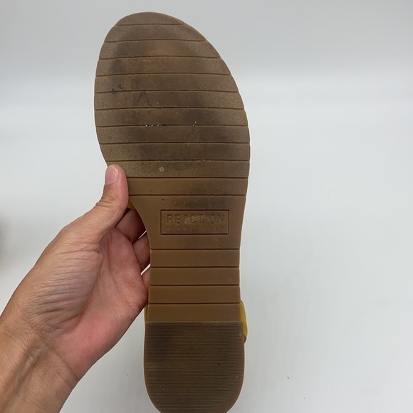 Reaction Kenneth Cole - Jolly Mustard Yellow Suede Open Toe Sandal Size 7.5 - Picture 14 of 15